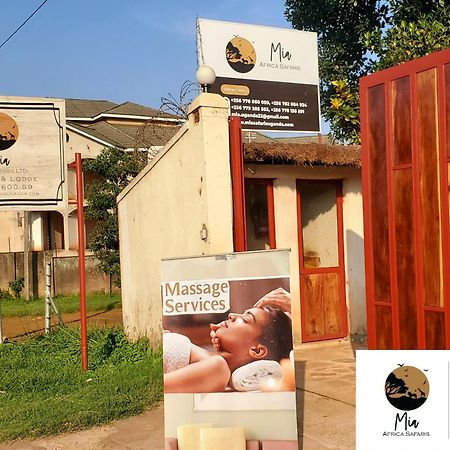Mia Safari Lodge And Restaurant Entebbe Exteriör bild